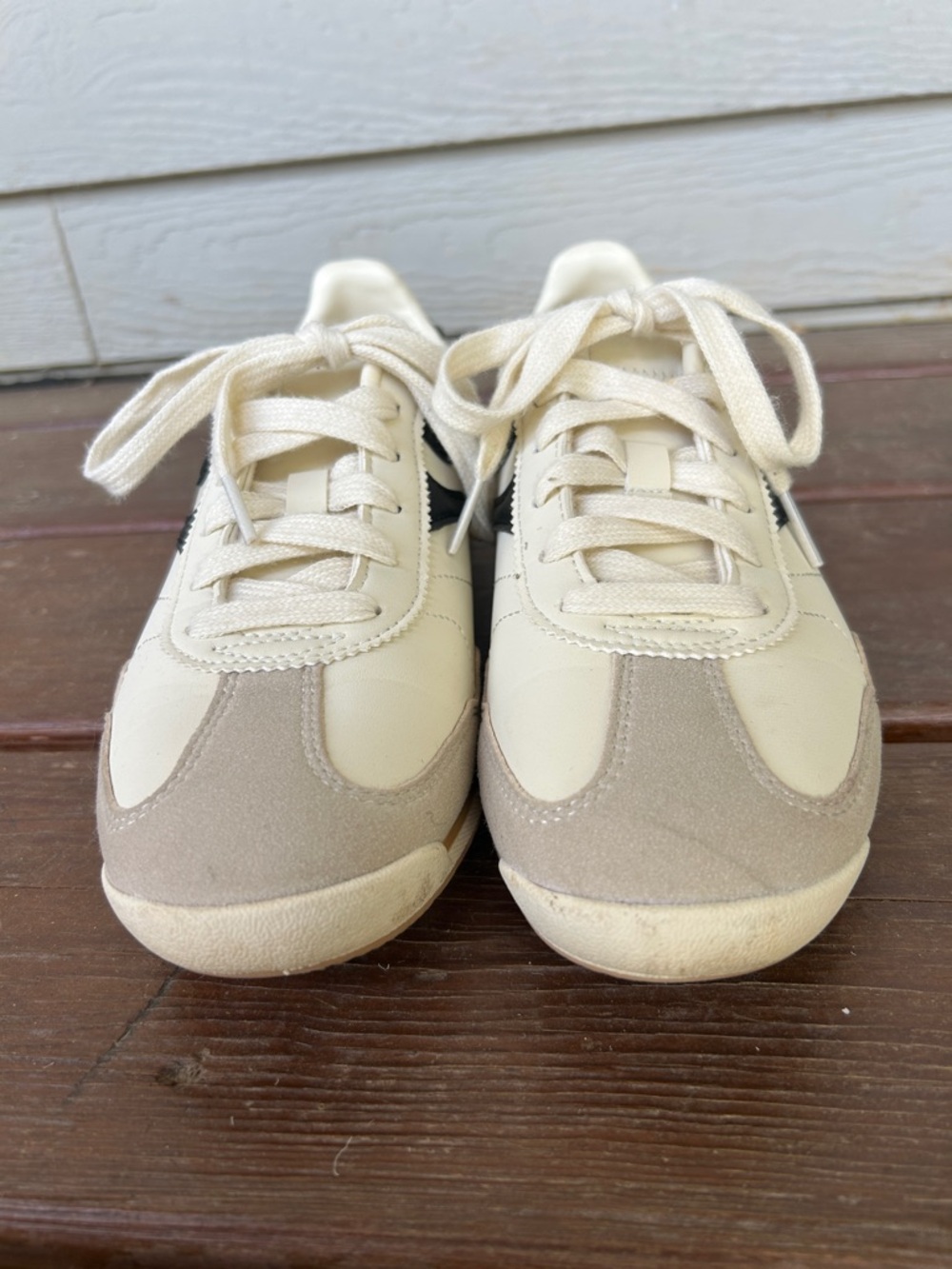 NO BOUNDARIES, Size 8, Retro Cream & Black Casual Sneakers - Picture 3 of 9
